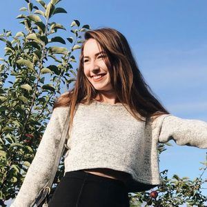 Meet your Posher, Elena